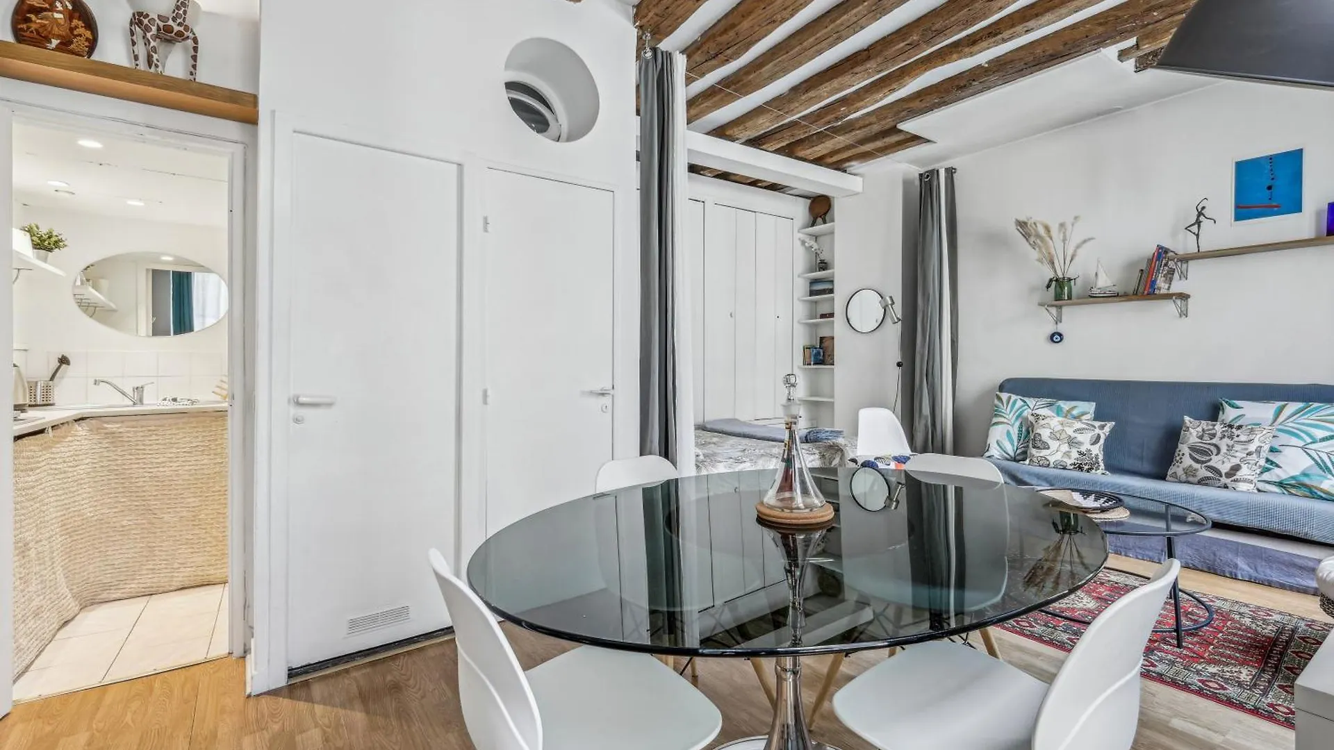 Joli Studio Grand Et Calme, Marais Paris 0*,  France